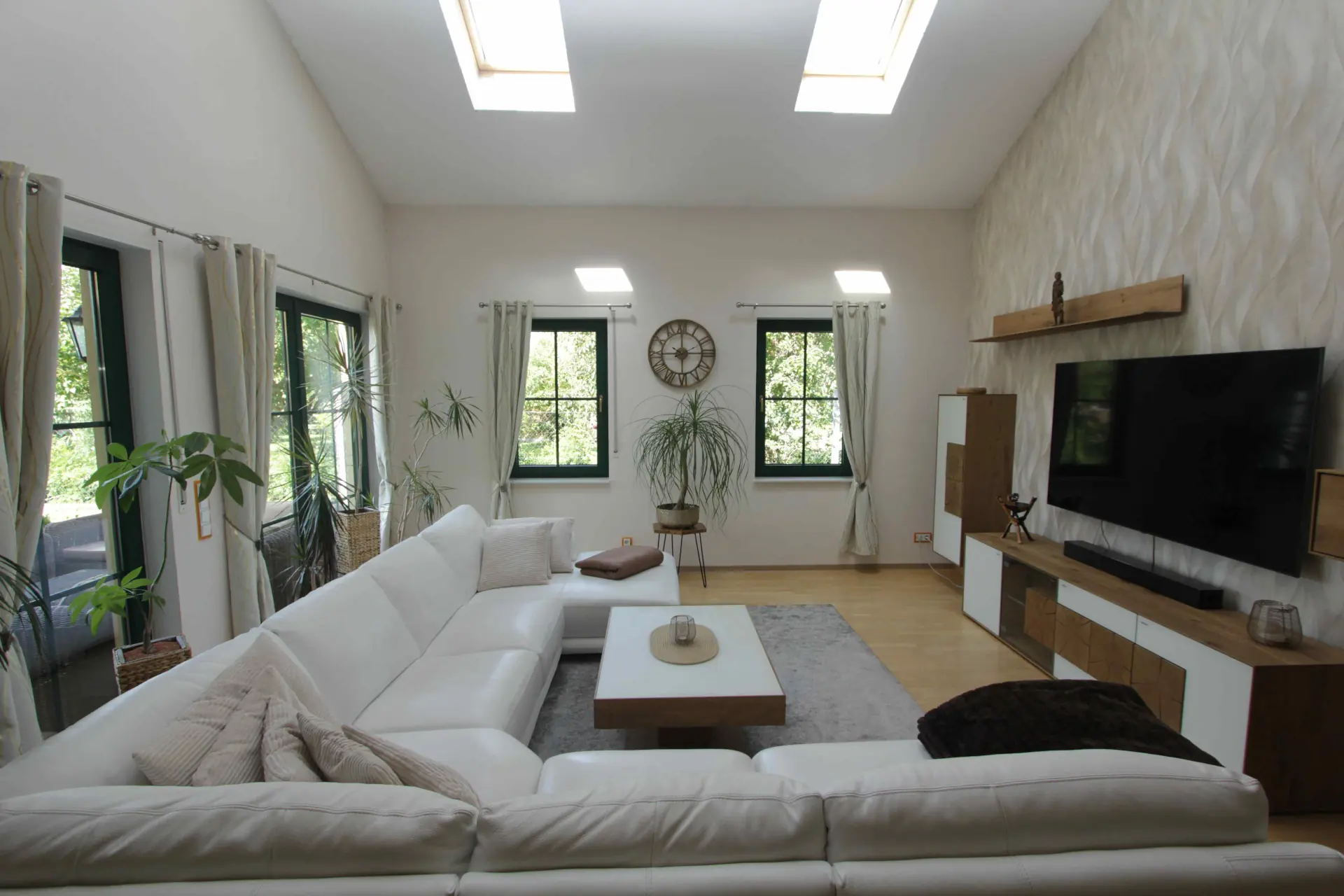 Helles, freundliches Wohnzimmer